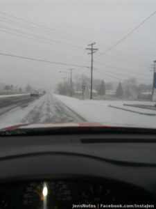 This is the difference between 6 miles, lol. @[1018252724:2048:Julie Rodriguez Harris] driving to my house from Riverview in a blizzard with accumulating snow and