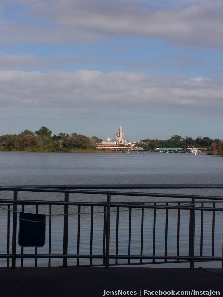 No crowds today...full park hours and Christmas decorations! Undercover tourist.com never fails me!
