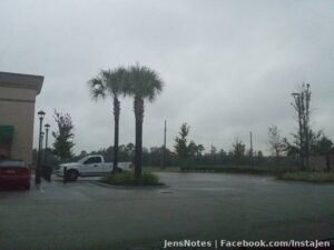 Well its raining...good day to leave the sunshine state. Poo boring life again :( on way to the airport to drop off!