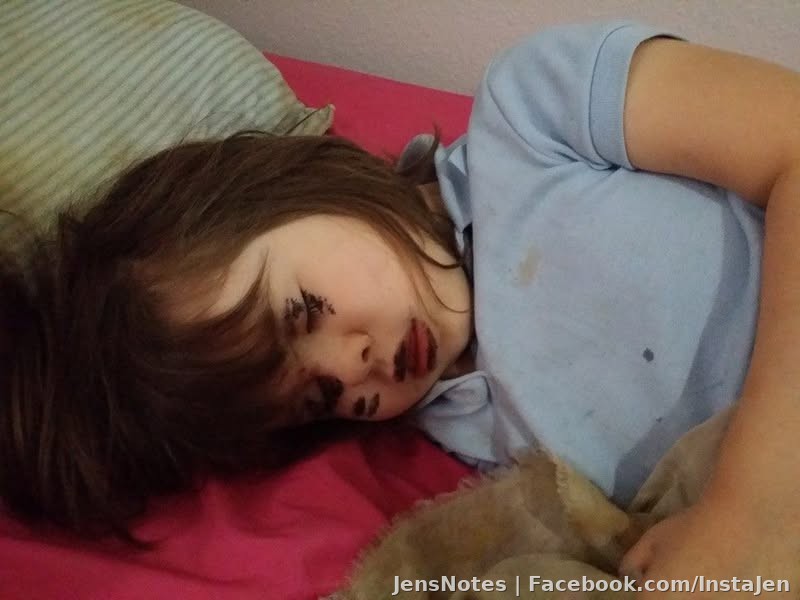 Omg...Ava drew all over caitlyns face while she was sleeping!!