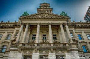 This is the old Wayne County executive building in Downtown Detroit. Some of these pics i've actually never posted before :) It's color called