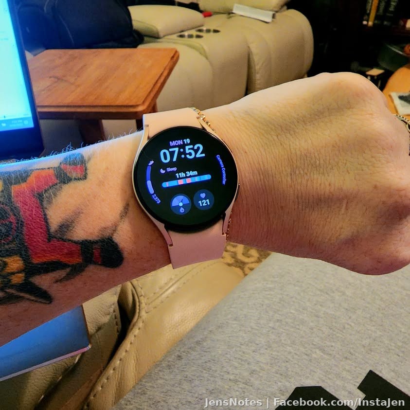 So I got a Samsung Galaxy Watch 5 to go with my S22 Ultra and I'm totally new to wearing watches so it's odd.