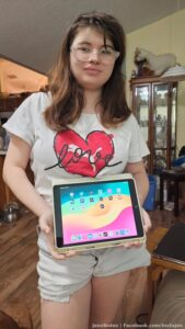 Caitlyn Mellenballer with her new iPad! Not an Apple person here but whatever, she's special lol. ??️?‍?