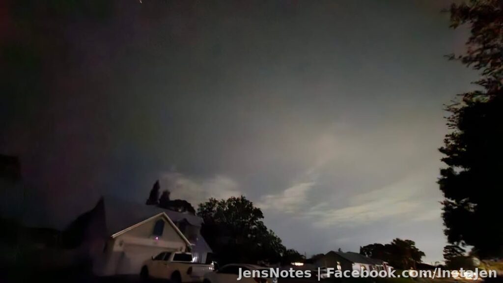 Ok this one was odd at 3am. #Samsung #FloridaSpaceCoast #GeomagneticStorm #PurpleTornado #notsunrise #interference #hotandhumid #floridanightlife #insomniacevents #insomniac @[10160309300898763:49210:@highlight] @[291268366670360:69:Palm Bay & S. Brevard County