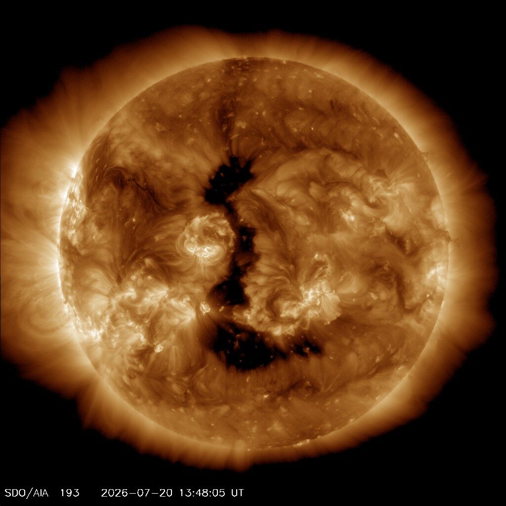 The Sun Today — SDO 193Å · solar activity